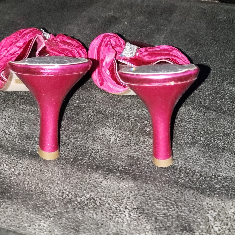 Heels - Picture 2 of 3